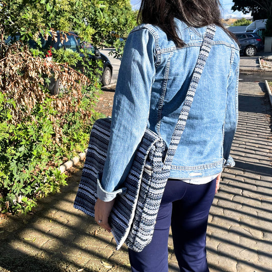 Soft Banjar Laptop Bag - Blue Strips