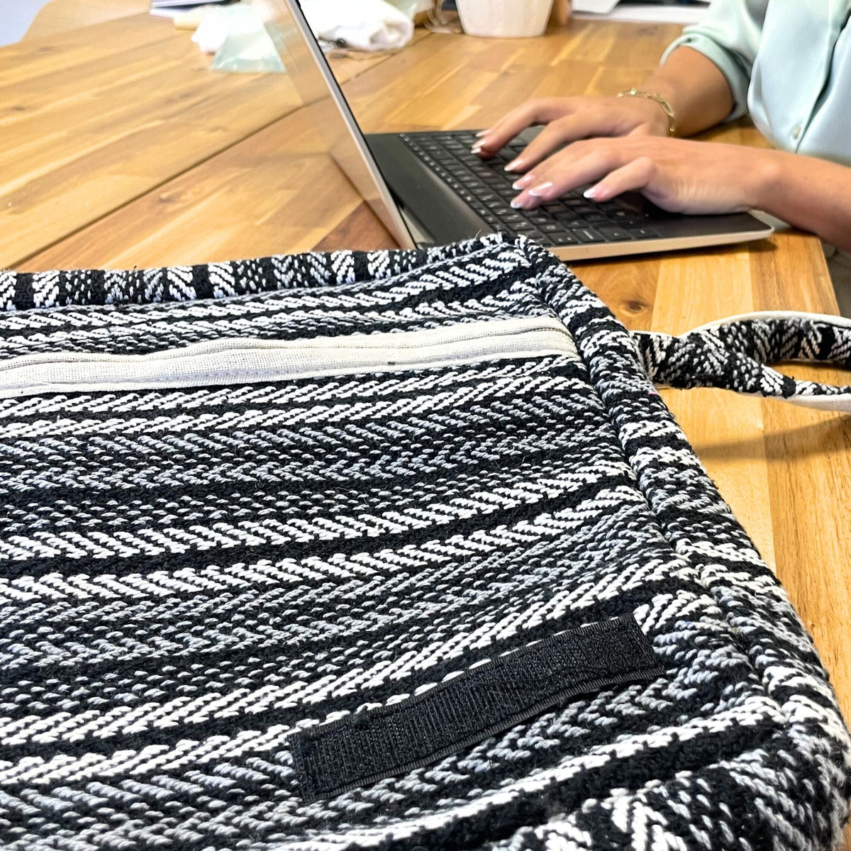 Soft Banjar Laptop Bag - Grey Strips