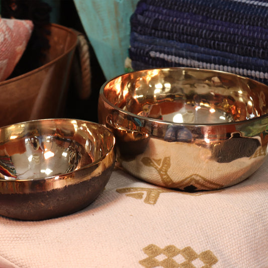 Large Shining Bell-Metal Handmade Singing Bowl (approx 850g) - 17cm
