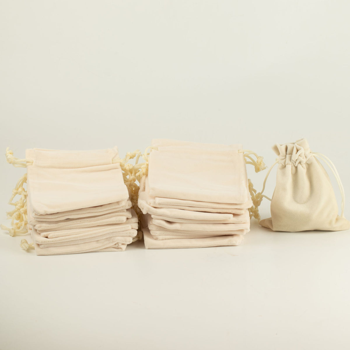 Quality Velvet Pouch - Ivory 10x12cm
